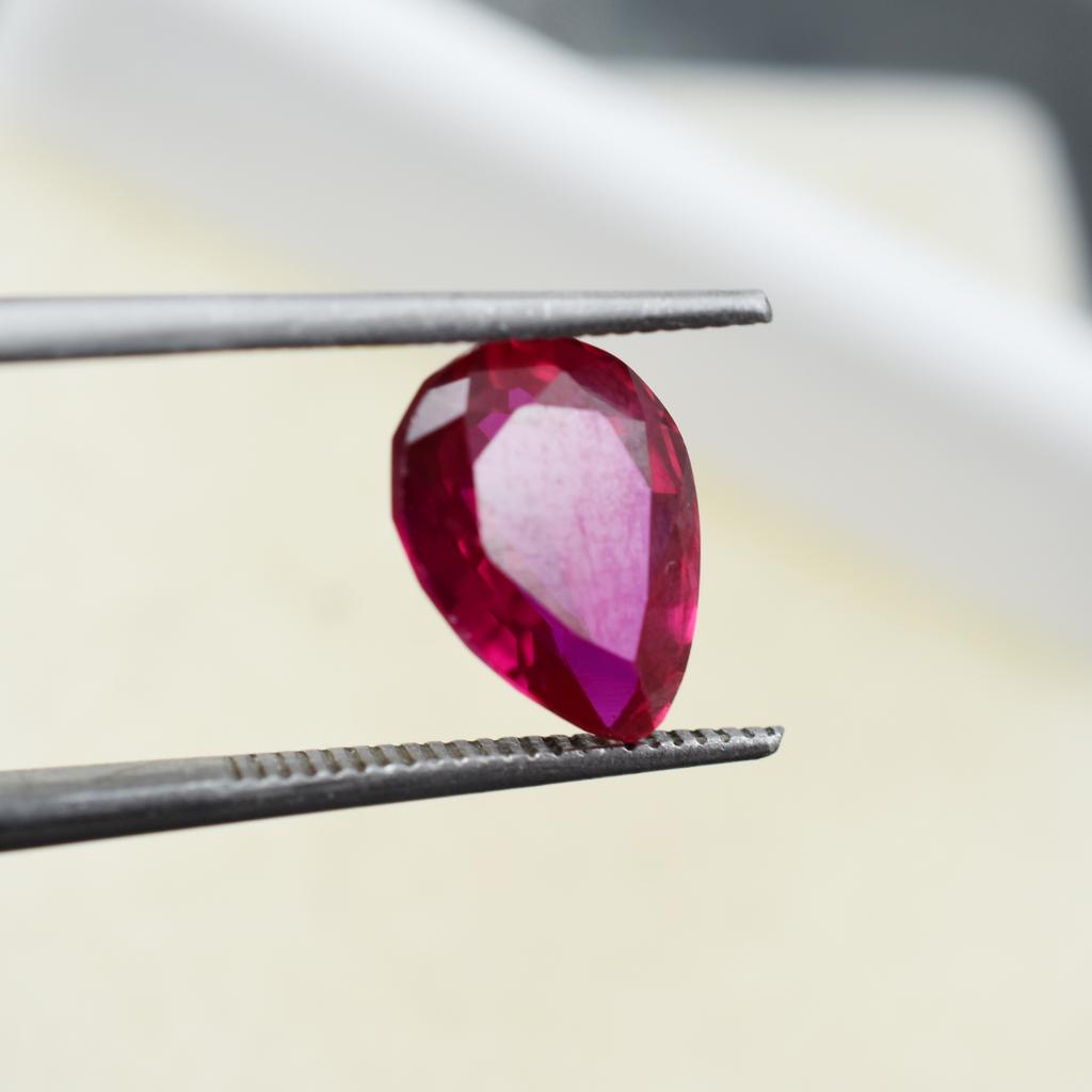 Ausgezeichneter Birnenschliff 3,70 Karat Natürlicher Rosa Rubin ZERTIFIZIERTER Loser Edelstein M-913-Ra