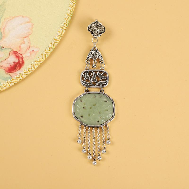 Classical Chinese cheongsam pressure placket pendant jade pendant fringed pendant retro court ancient Hanfu high-end accessories