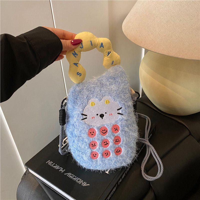 Cute cartoon foreign style mobile phone bag, exquisite personality, plush small storage bag, niche design, high-end shoulder bag