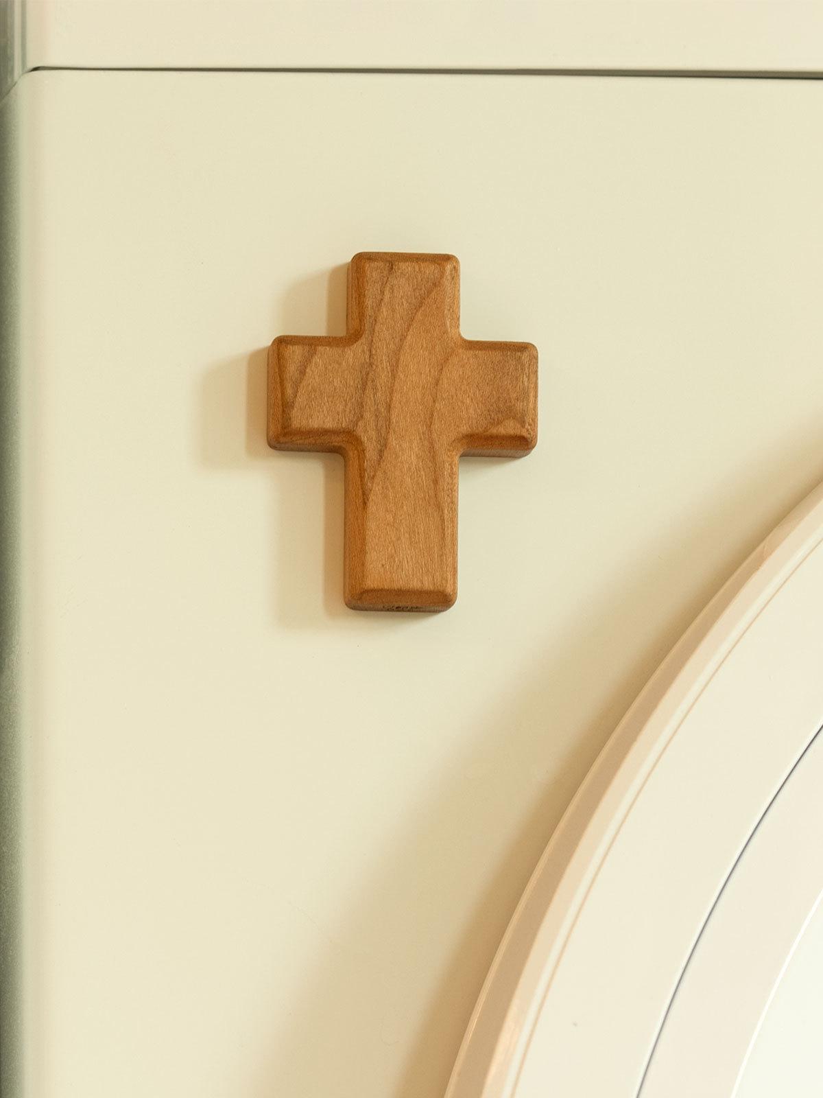 

Christian Cross On Refrigerator Cherry Wood 60*45mm Decorative Gifts Wooden Cross Decoration Jesus Christ Home And Decoration