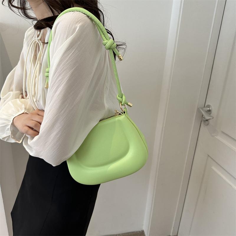 Bag women's summer new fashion women's shoulder bag simple underarm bag casual saddle bag women's bag