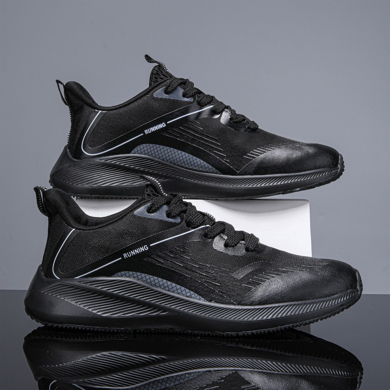 

Summer Hot Selling Mens Sports Shoes Comfortable Lightweight Breathable Running Shoes Elastic and Shock-absorbing Walking Shoes 39 чёрный