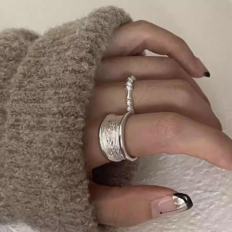 Adjustable Geometric Twist Texture Ring - Trendy Women's Wide Band for Index Finger