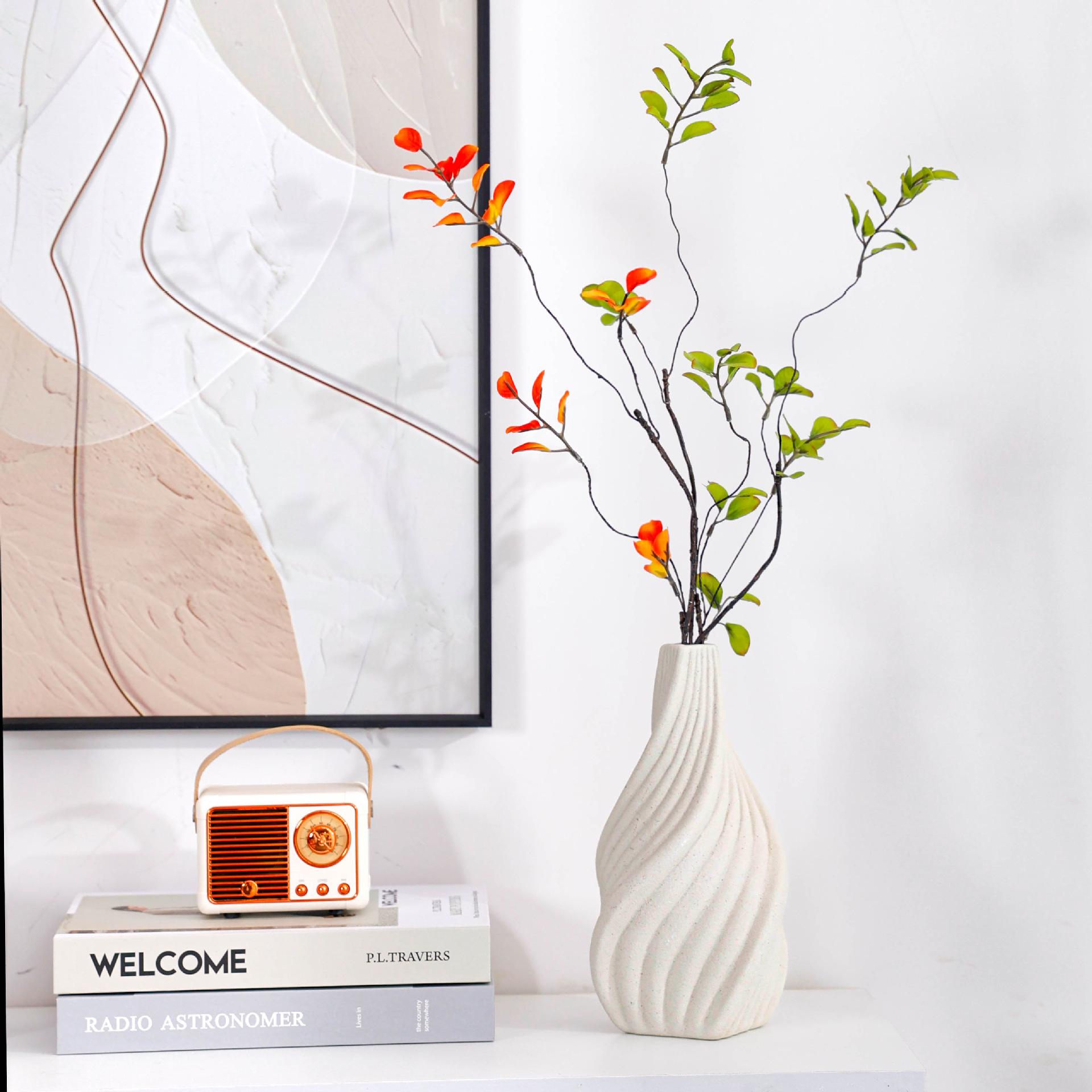 Nordic Light Luxury Spiral Ceramic Vase - Creative Hydroponic Flower Desktop Ornament. 9.5x9.5x18.5 cm белый