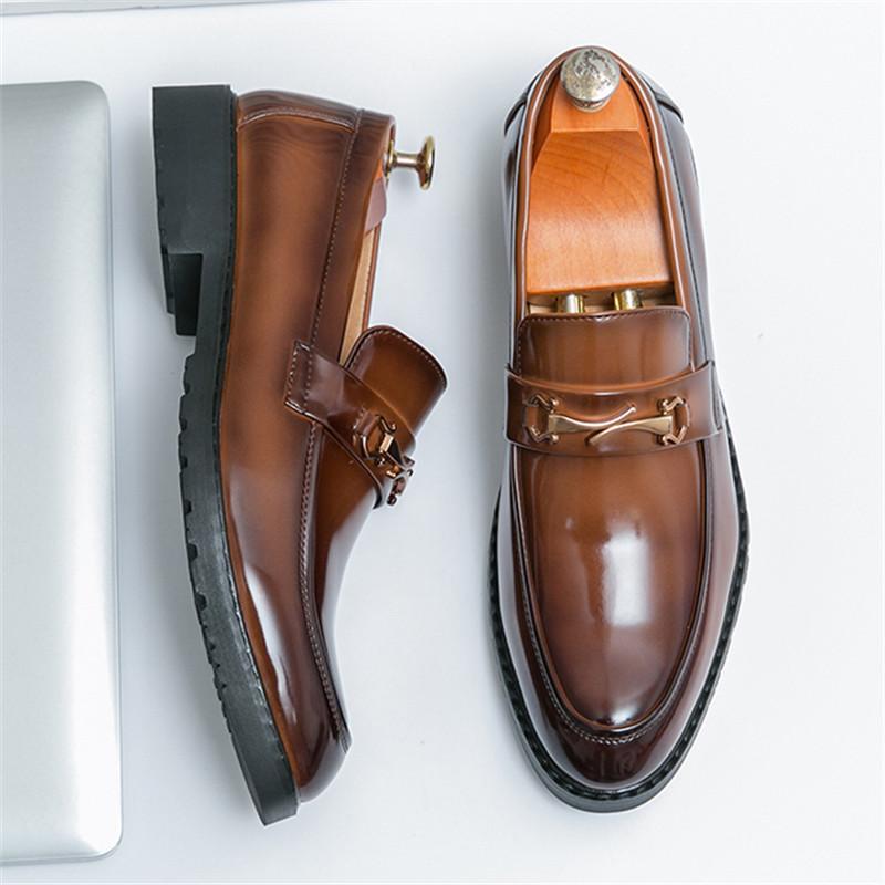 

Luxury Designer New Pointed Black Brown Metal Decoration Platform Flat Shoes For Men Wedding Dress Prom Loafers Homecoming 38