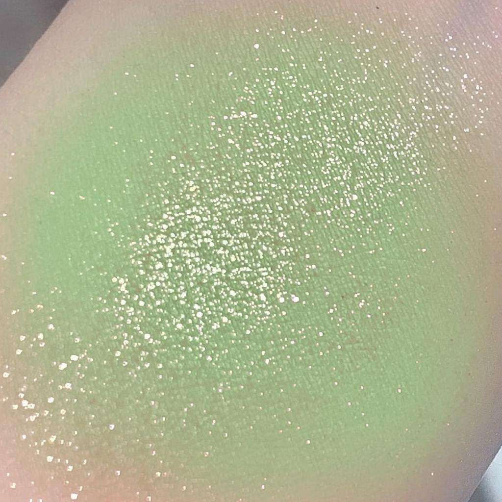 Colorful 16 Color Eyeshadow Matte Pearlescent Beginner Eyeshadow Palette Long Lasting Eye Makeup for Daily Party Makeup