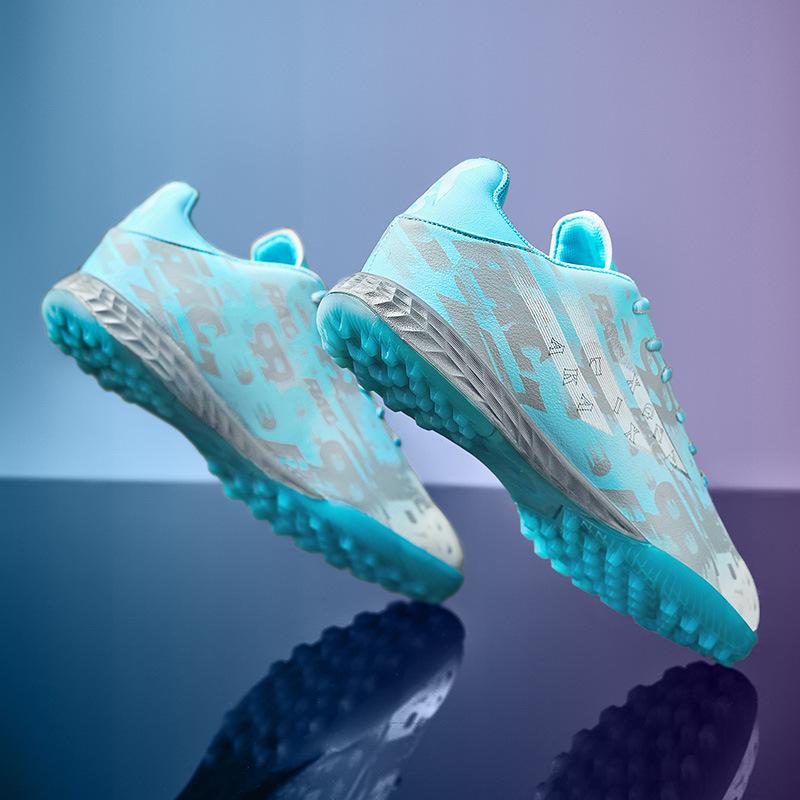 A pair of 2025 low-top football shoes for men and women and children tf broken nails lawn AG nails competition training sports shoes