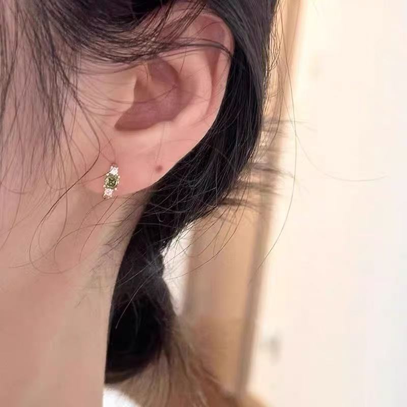 Olive Green Zircon Ear Studs - Elegant and Exclusive Women's Design Ear Jewelry with A Sense of Sophistication and High-end Appeal