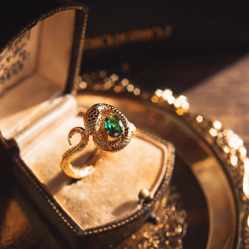 Green Zircon Retroinspired Snake Ring For Women With Stylish Copper Material And Adjustable Geometric Fit