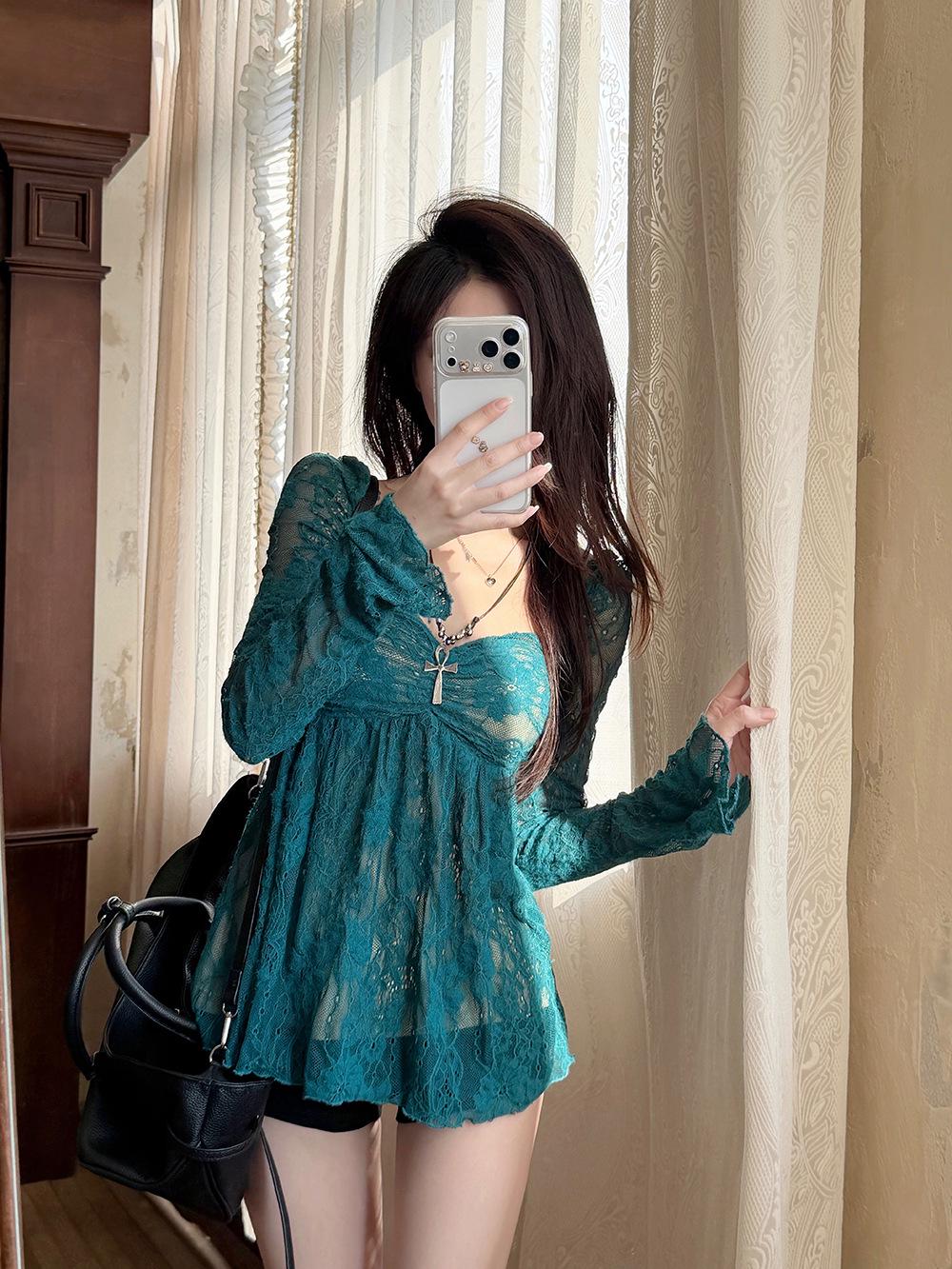 

Real Shot Lace Shirt: Spring/Autumn 2026 Women s Square Neck, Slim Fit, High-End, Sexy Lace Top. L озеро зеленый