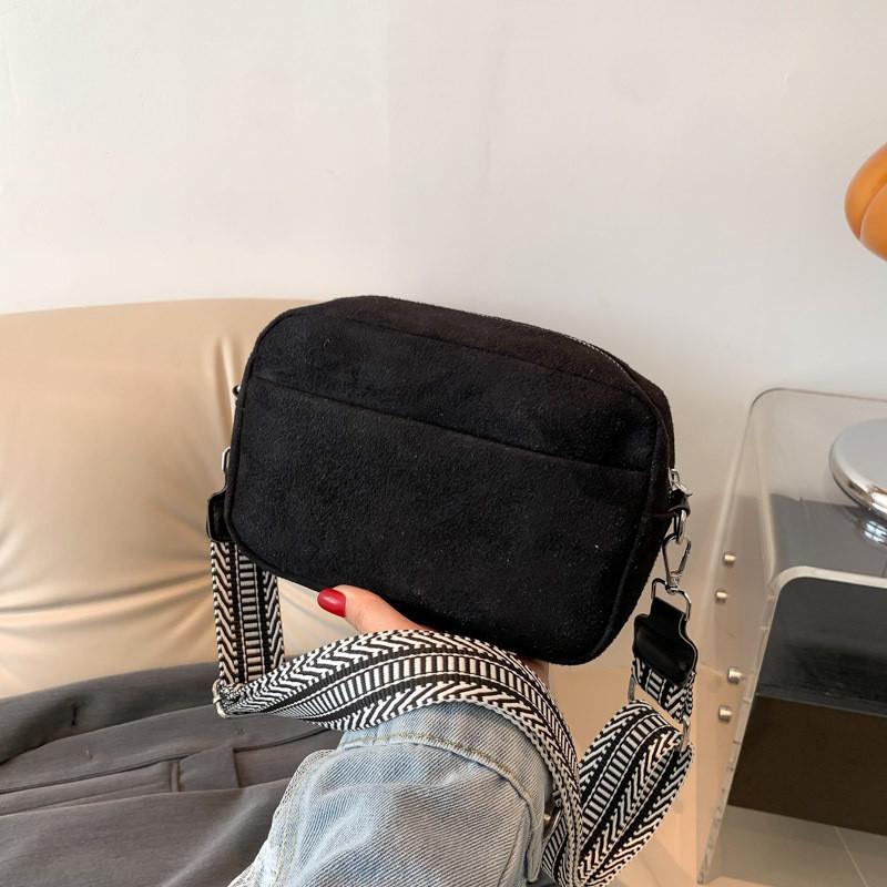 Sac d'épaule carré petit et élégant pour femmes Sac bandoulière mode pour le quotidien en différentes couleurs