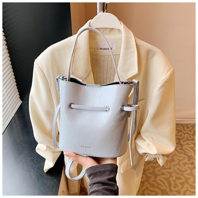 Premium Handbag Women's Bag New Niche Versatile Simple Retro Trendy Shoulder Messenger Bag