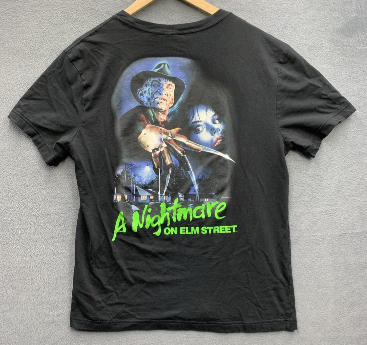 

Nightmare On Elm Street Divided Graphic Tee T-Shirt Men s Medium Crew Neck S