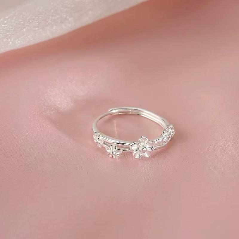

Fashion Small Fresh Daisy Rings for Women Girls Temperament Double Layered Flower Opening Rings Charm Party Jewelry Accessories