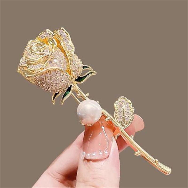 Metallo, pieno di diamanti, perle, rose, spille, carini, grandi corpetti, temperamento, spille, abiti e accessori