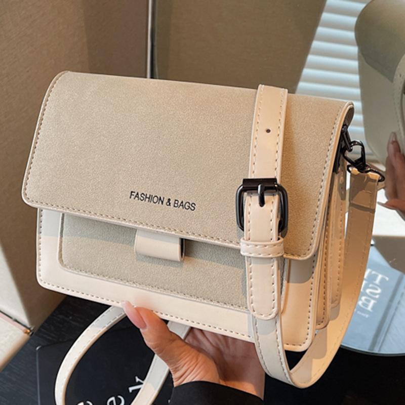 The Small Square Bag Is Fashionable and Stylish. It's A Single-shoulder Bag A Crossbody Bag for Women and A Trendy Commuting Bag