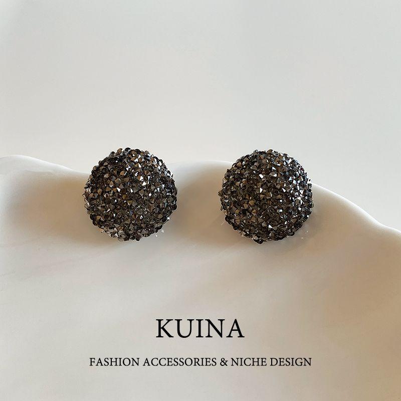 

Черный круглый бриллиант в мусоре Женские серьги-пусеты из стерлингового серебра Доступная роскошь Модные Новые Самые продаваемые Элегантные серьги Нежные серьги Black