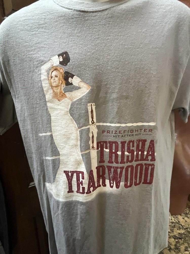 Trisha Yearwood Garth Brooks Hit after Hit World Tour 2014-2016 Gray T-Shirt M Unisex T-Shirt S