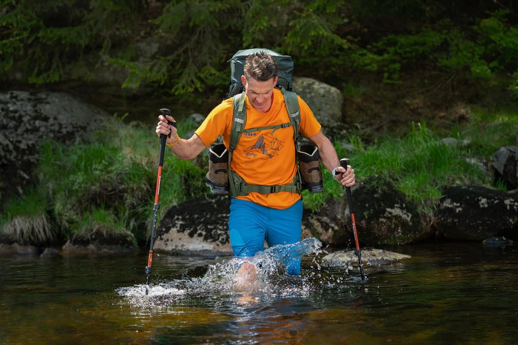 Climbing Futura Airtrek Black x Graphite 2021 Model [Deuter] Backpack/Sack 60+10 D3402321-7403 Men's