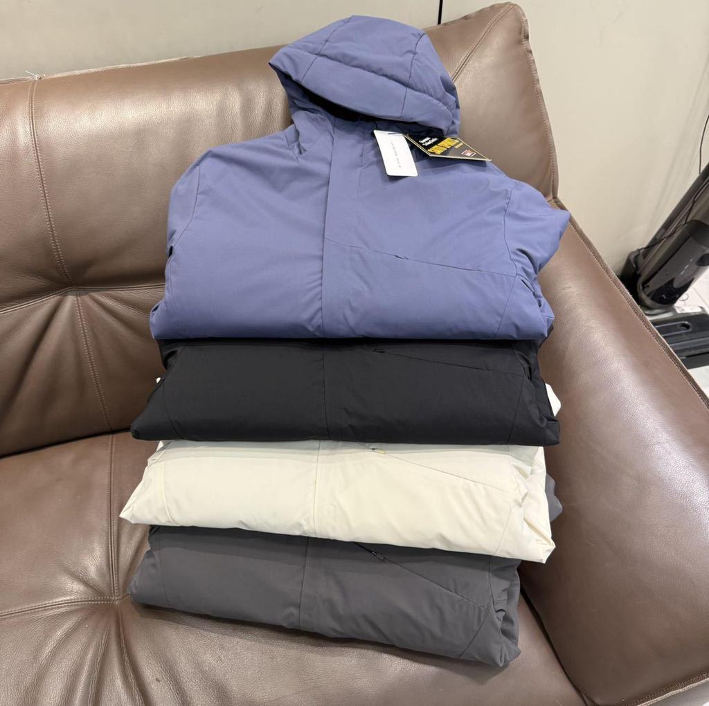 Men's Winter Outdoor Windproof Waterproof Lightweight Hooded Cotton Jacket with Double Zipper and Temperature-Locking Warmth.