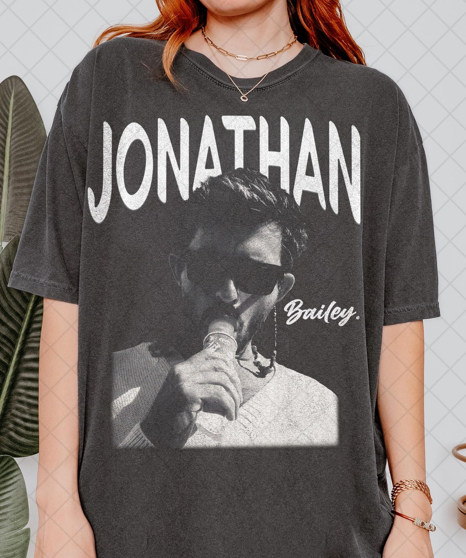 Comfort Colors Jonathan Bailey Vintage T shirt, Jonathan Bailey Graphic Fan Tee T shirt, Gift For Women & Men Unisex T shirt 2XL