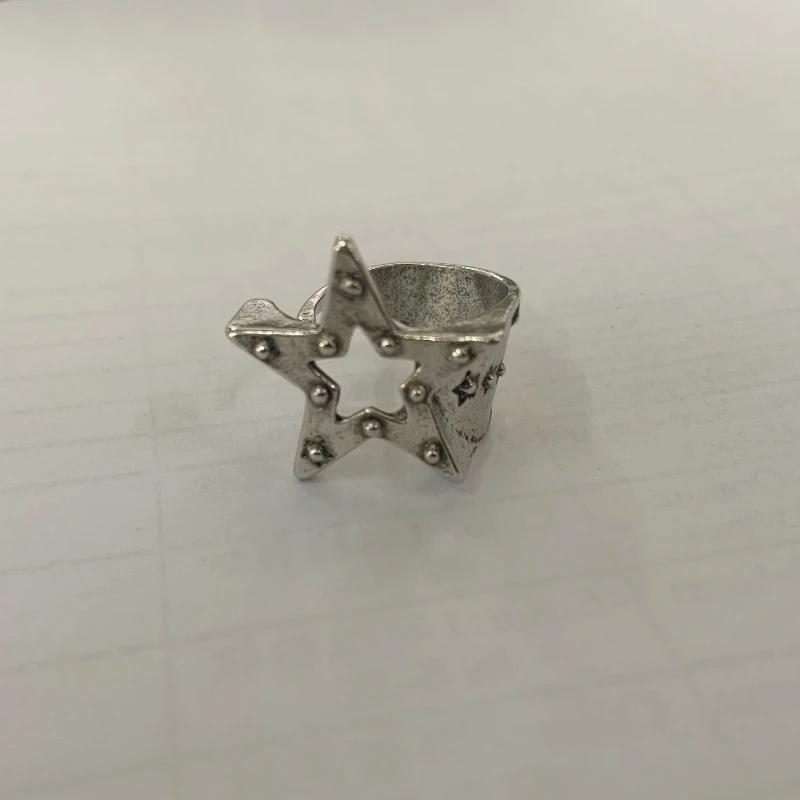 Ladies' Pentagram Geometric Ring, Adjustable Retro Irregular Ring, Fashionable Star Shaped Jewelry Accessory Item.