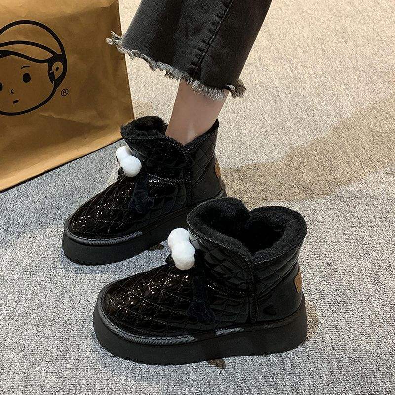 Cute cartoon warm thickened velvet snow boots women's winter new Korean version versatile thick-soled muffin short boots