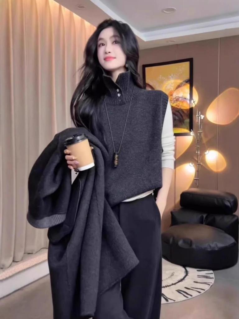 Women's Early Autumn/Winter Layered Wool Knit Vest with High Collar Cardigan