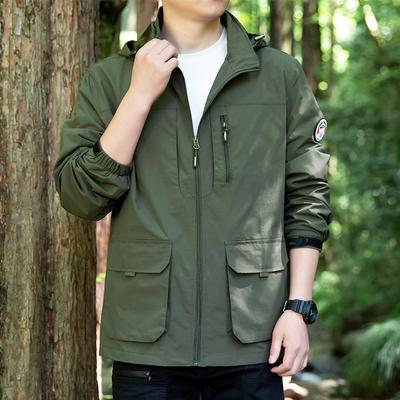 Frühling und Herbst Outdoor Multi-Pocket Herren Kapuzenjacke Winddichte und wasserdichte Werkzeugoberteil Lose Große Größe Casual Sportjacke