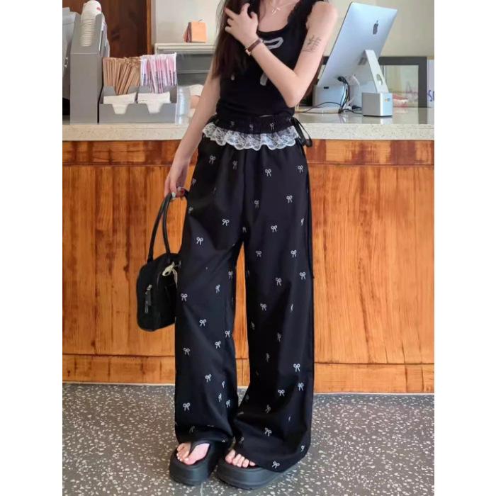 Damen Süß & Würzig Spitze Patchwork Lässige Hose mit Schleife, Elastischer Bund, Weiter Beinschnitt, Gerades Bein Design für den Sommer.
