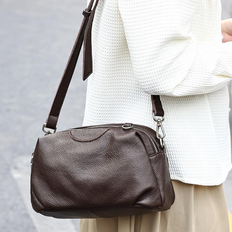 

Маленький квадратный мешок из первой коровьей кожи, мягкая кожаная косая сумка через плечо, повседневная сумка через плечо One Size кофейный