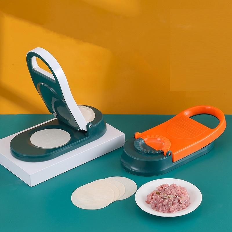 Knödelhaut, göttliches Werkzeug für den Heimgebrauch. Knödel formen, pressen, rollen und Knödel herstellen. Unverzichtbare Küchenutensilien für die Küche