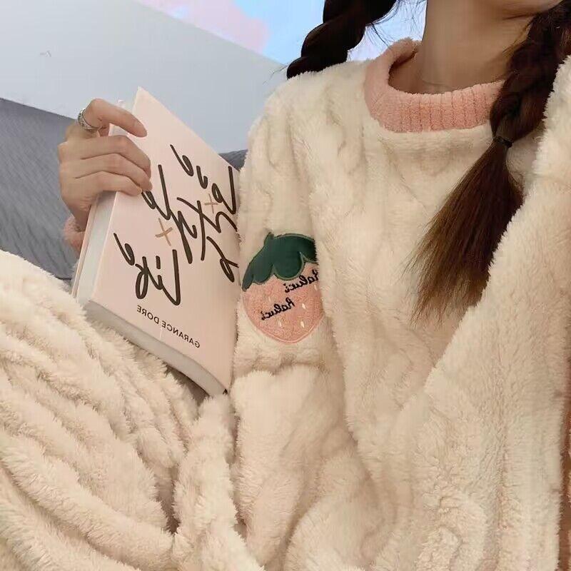 Women's 2024 Winter Coral Fleece Pajama Set - Stylish Flannel Suit for Autumn and Winter, Wearable Outdoors