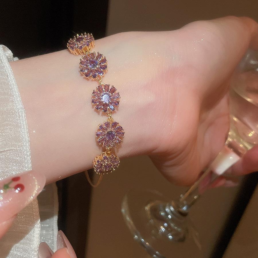 18k Gold Plated Retro Zircon Floral Bracelet – Elegant, Fashionable Hand Jewelry for Women