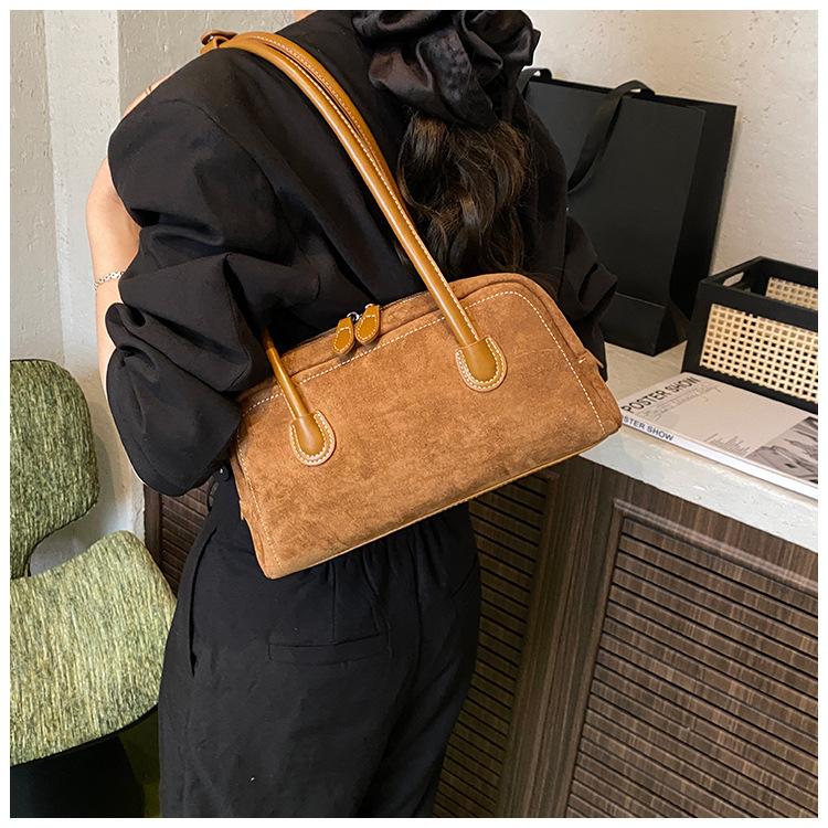 Large-capacity bag women's autumn and winter versatile 2026 new shoulder underarm bag work commuter pillow bag