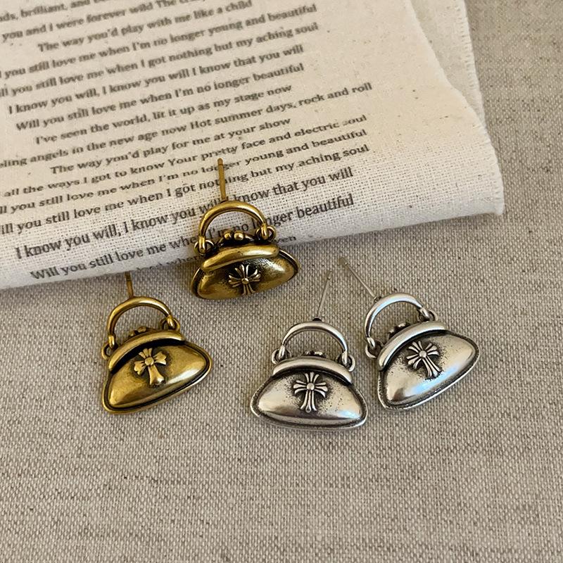 

Geometric Old Metal Cross Earrings Female Niche Retro Personality Unique Fashion Commuter Versatile Earrings