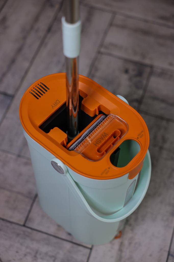 Mop płaski z wiadrem dwukomorowy kompaktowy floormy city - separacja wody
