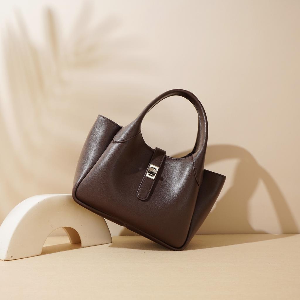 New hand-held cowhide vegetable basket genuine leather bag for women, simple design, elegant single-shoulder crossbody underarm bag