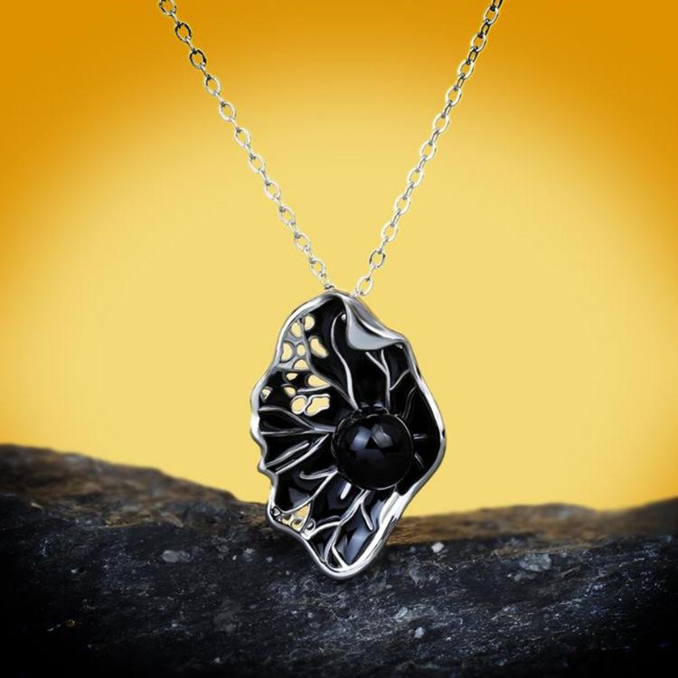 Retro Style Unique Design Lotus Leaf Modeling Inlaid with Agate Drop Glue