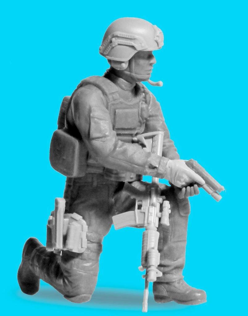 ICM 1/24 Scale US S.W.A.T. Team Member No. 4 Plastic Model Kit 24104