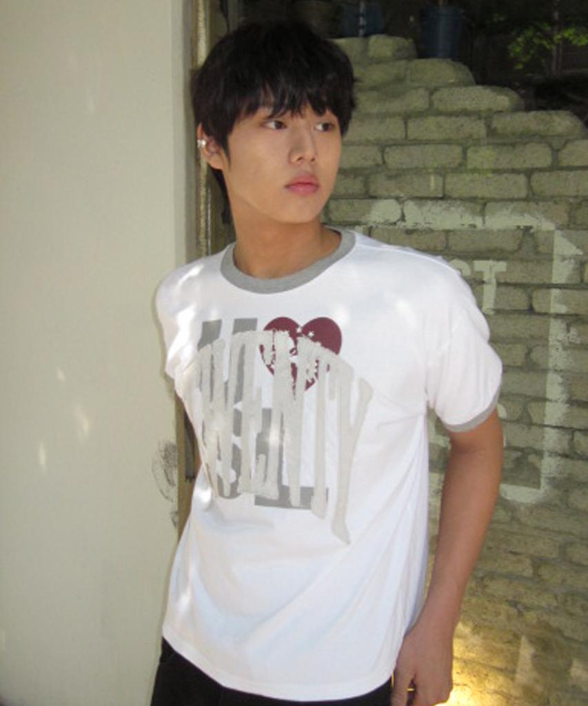 Eontaiteulseoul Untitled Drip Applique Ringer Crop Short Sleeve White