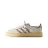 Ronnie Fieg x Clarks x 8th Street Gazelle Indoor Kithmas Sneakers Unisex Crema Bianco Cristallo Marrone JS1754