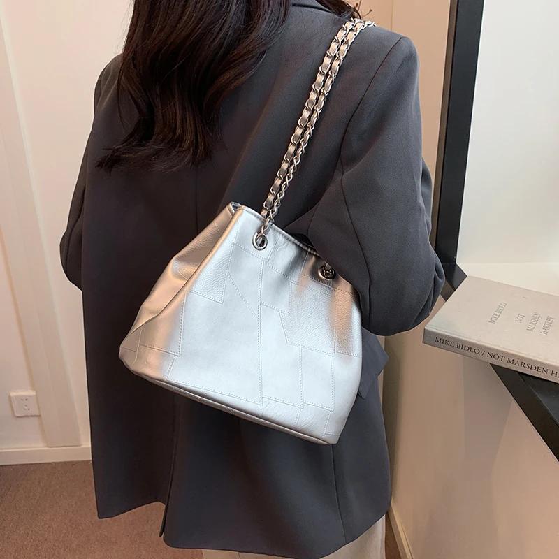 Pequenas bolsas de ombro de couro emendado para mulheres 2024 inverno Y2K tendência da moda coreana bolsa feminina bolsa de balde bolsas femininas e bolsas