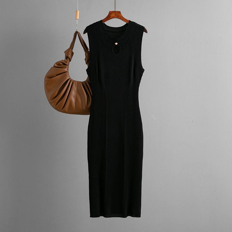 Summer Round-neck Sleeveless Ice Silk Knitted Dress, Slimming and Elegant, Solid Color Base Dress, Mid-length