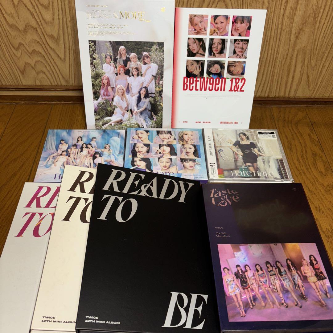 

[USED] TWICE K-POP album set 9 pieces trading card stickers etc.