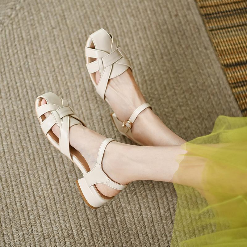 Women's low-heeled sandals summer new simple temperament solid color versatile large-size bag head sandals