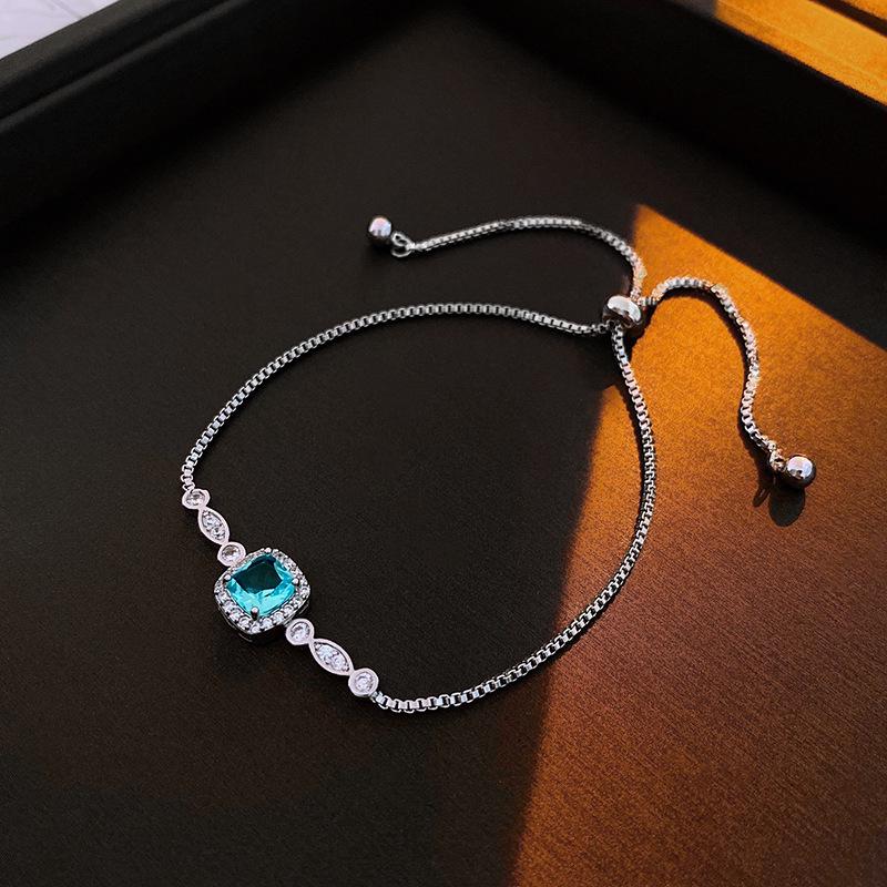 Náhrdelník s květinou z vsazených diamantů a retro náramek s náušnicemi - Evropský a americký styl Klíční kostní řetízek Špičkové šperky