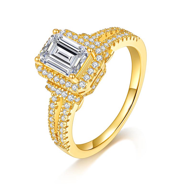 S925 Silver Classic Luxury Emerald Cut Moissanite Ring for Women