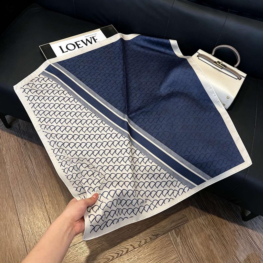 New old money wind chain neck scarf women's commuting versatile soft silk scarf neck protection shawl outer scarf