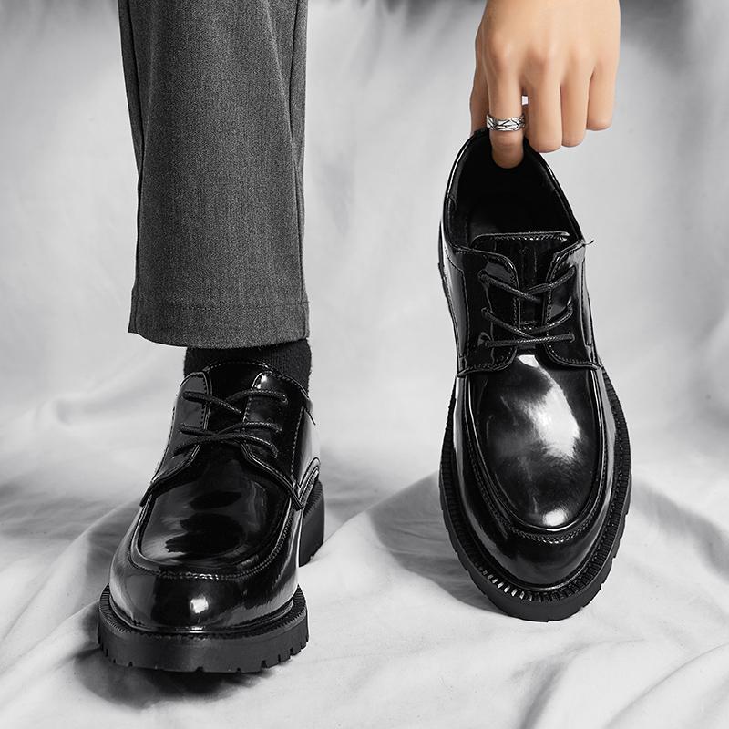 Lackleder formelle Herrenschuhe Klassischer Retro-vielseitiger Stil Täglich Büro Freizeit Geschäftsparty Schwarz Erwachsene Bräutigamschuhe